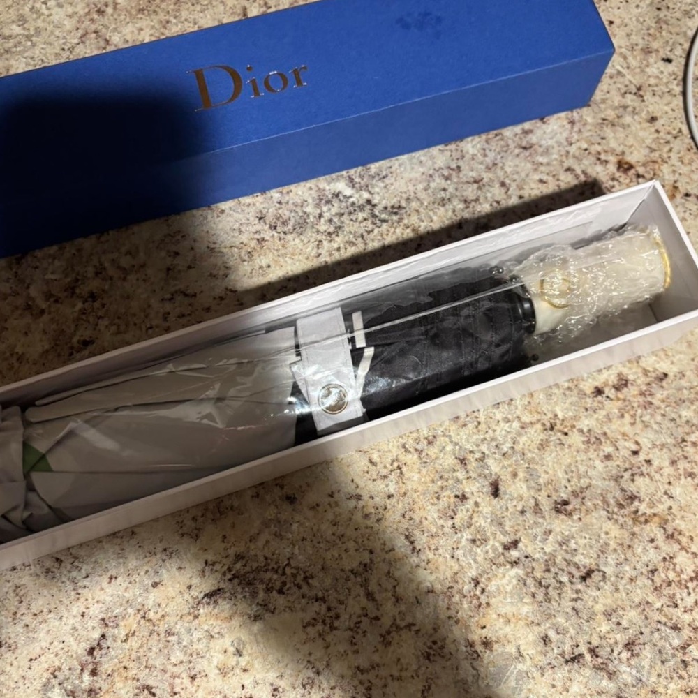 Dior umbrella